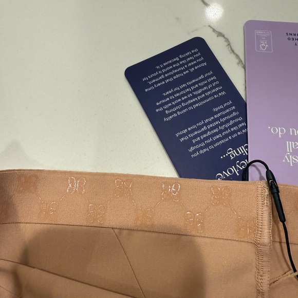 NWT Honeylove SuperPower Short Shapewear - Picture 3 of 13